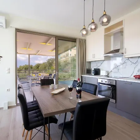 Lassi Fos ארגוסטולי